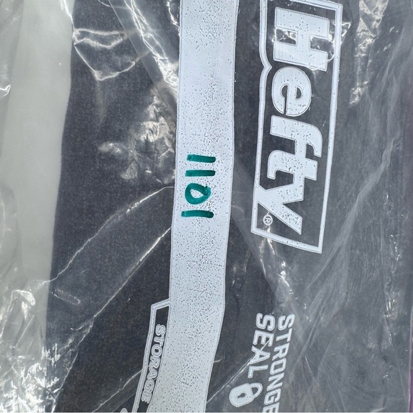 Lululemon Men's Gray Long Sleeve lightweight Sweatshirt - Picture 7 of 7